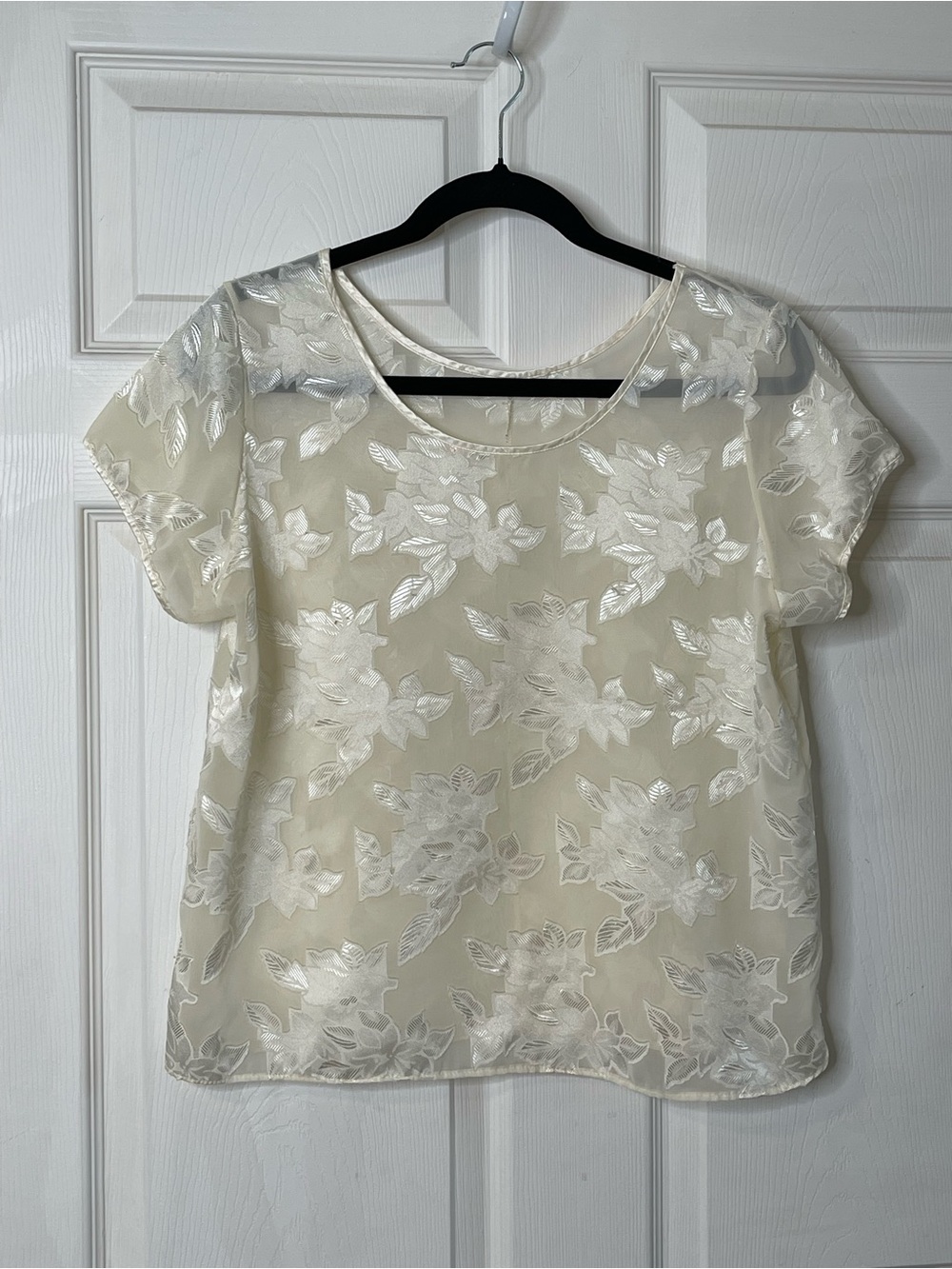 Women's Cream Floral Sheer Short-Sleeve Blouse